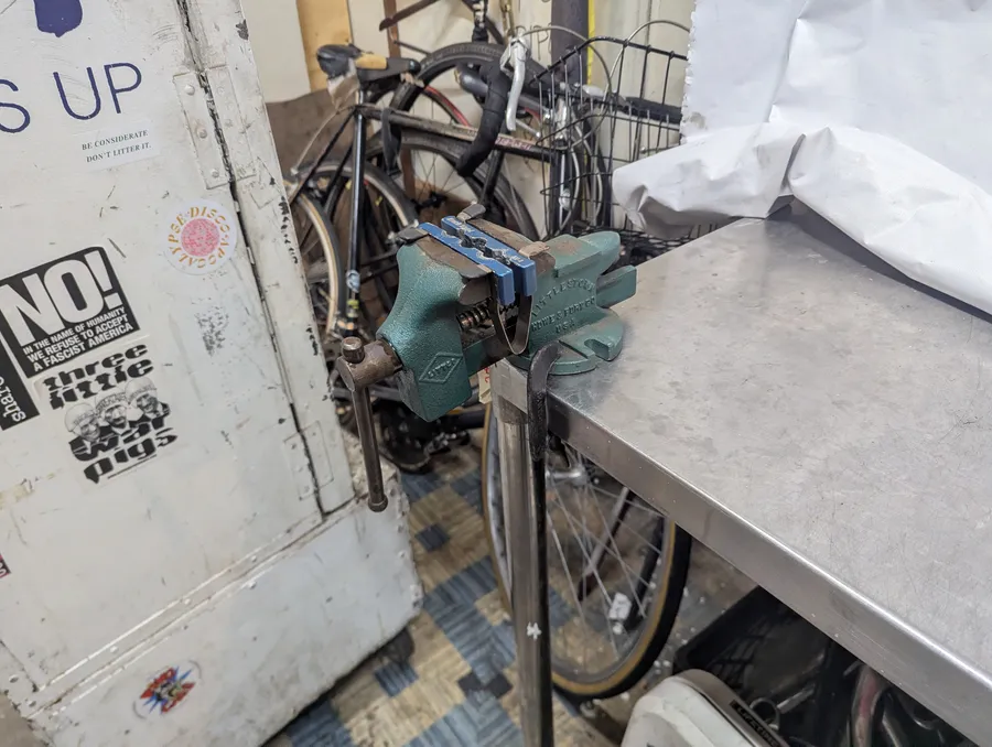 a vise for wheels