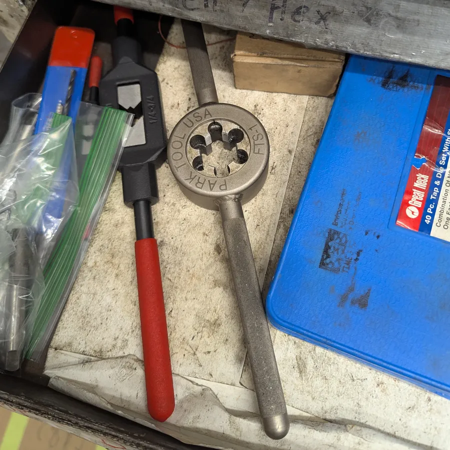 threaded steerer die