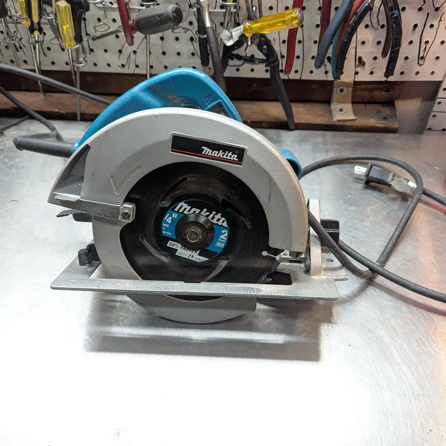 circular saw ⚠️