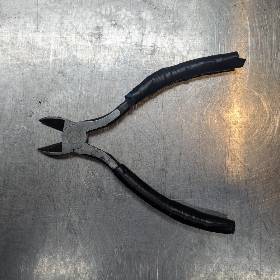 diagonal cutter