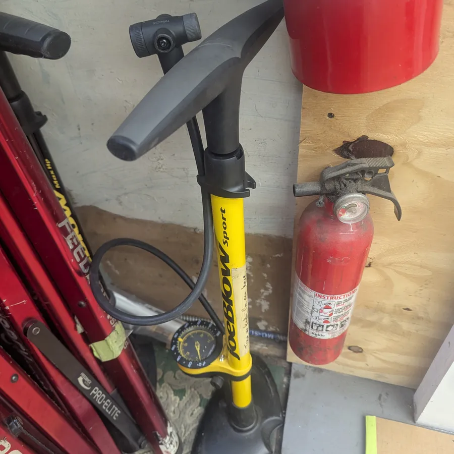 floor pump
